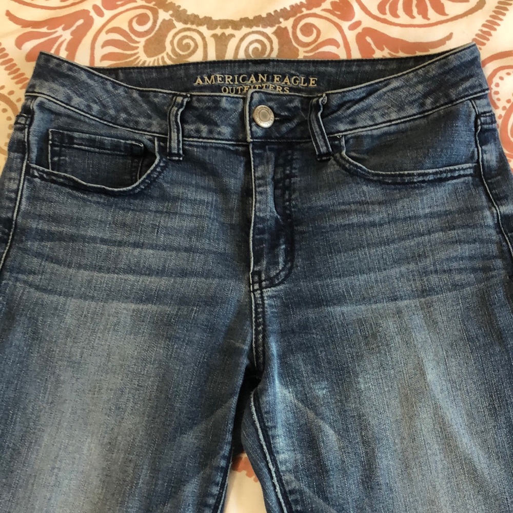 Size 8 American Eagle High-Rise Artist Jeans